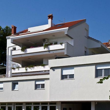 Apartment Topic Near The Beach Podstrana Exterior photo