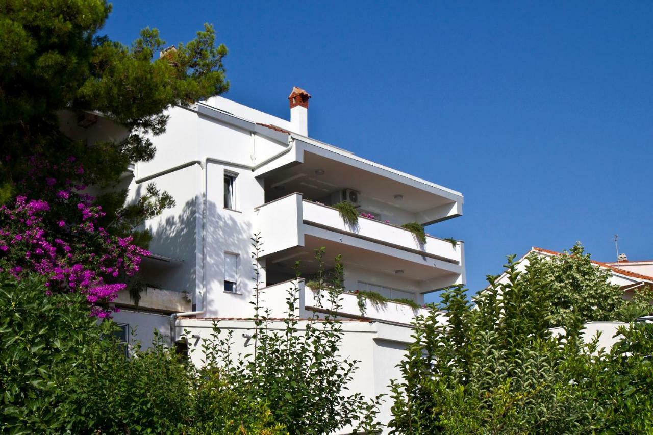 Apartment Topic Near The Beach Podstrana Exterior photo