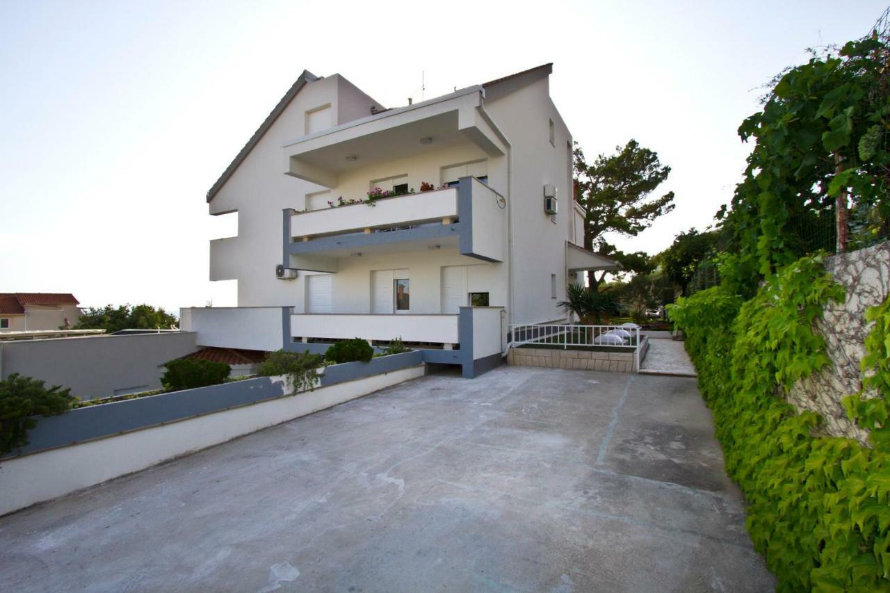 Apartment Topic Near The Beach Podstrana Exterior photo